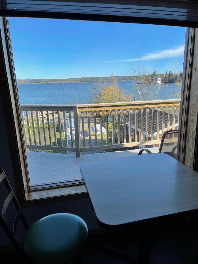 Aurora Bayside Inn Yellowknife Eksteriør billede
