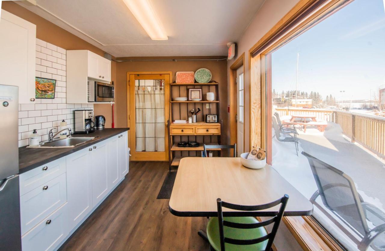 Aurora Bayside Inn Yellowknife Eksteriør billede