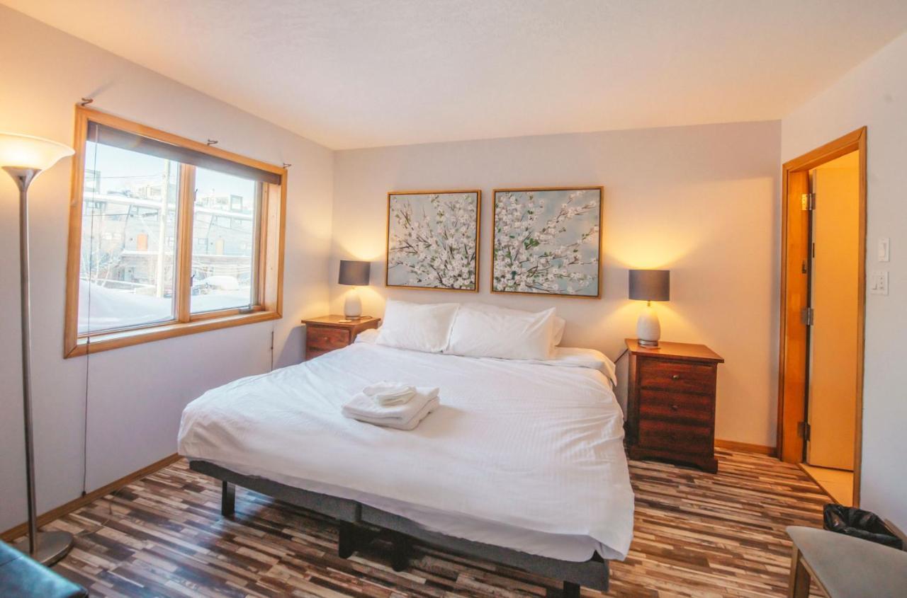 Aurora Bayside Inn Yellowknife Eksteriør billede
