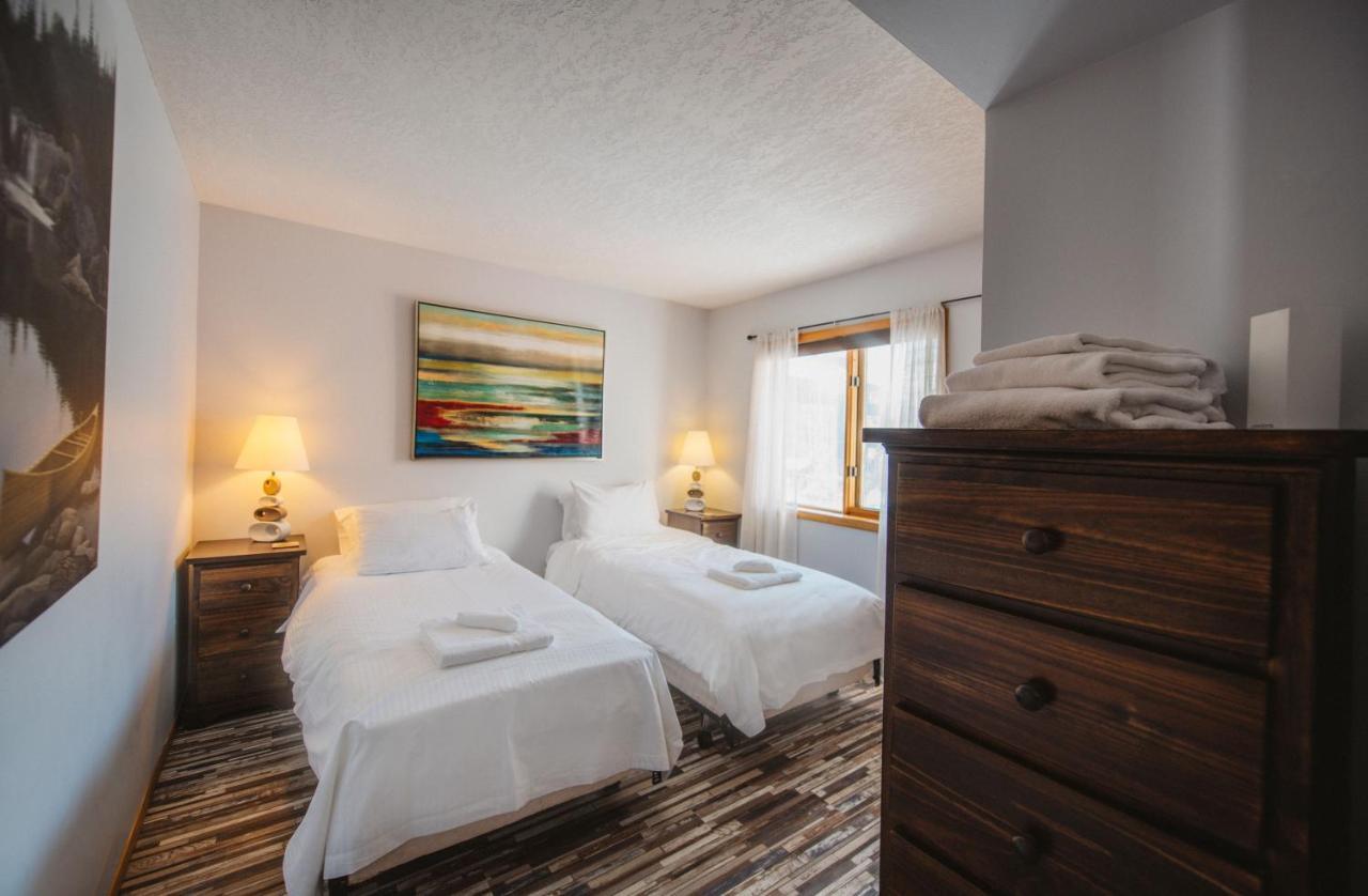 Aurora Bayside Inn Yellowknife Eksteriør billede