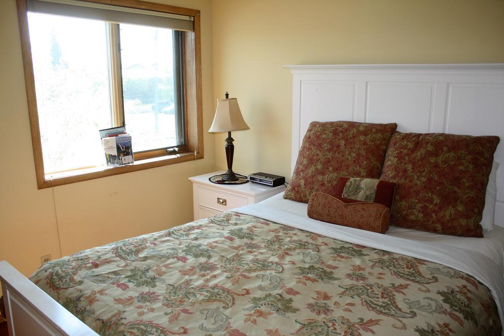 Aurora Bayside Inn Yellowknife Værelse billede