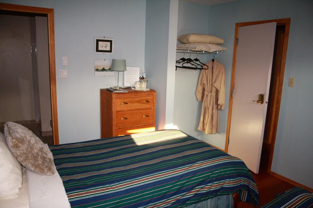 Aurora Bayside Inn Yellowknife Værelse billede