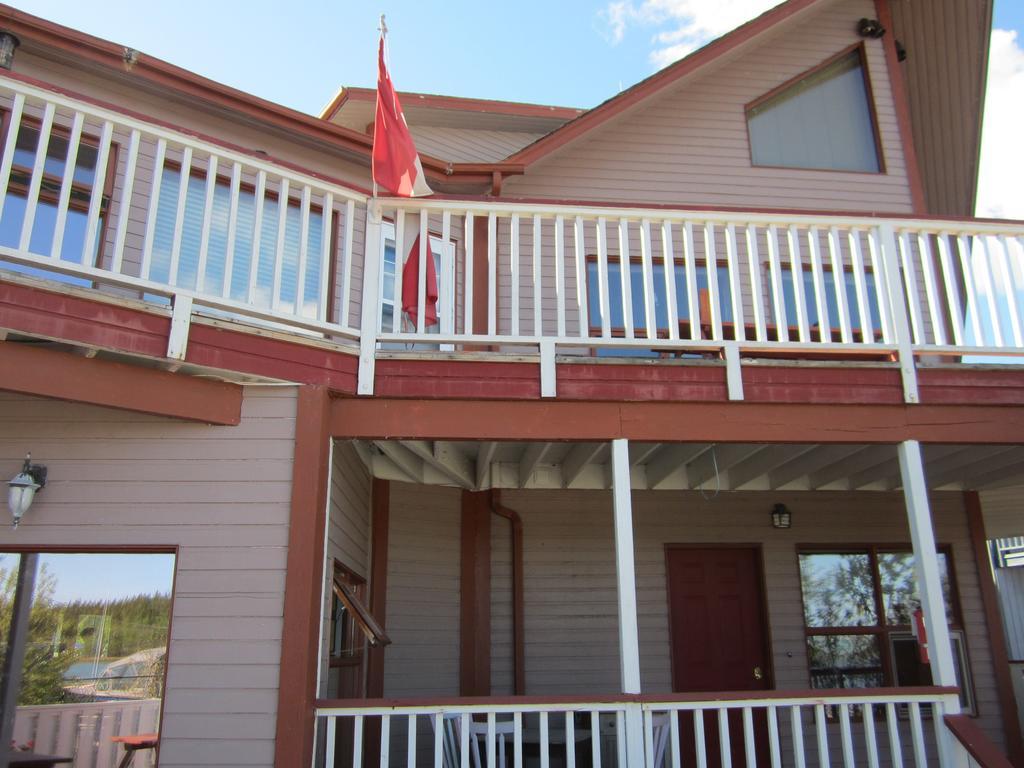 Aurora Bayside Inn Yellowknife Eksteriør billede